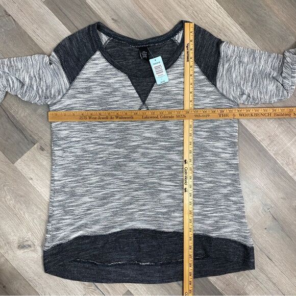 Torrid Textured Loop Colorblock Sweatshirt Gray White 2X - Picture 10 of 11
